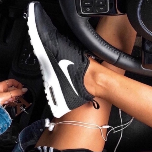 Nike Shoes - Nike air max thea sneakers